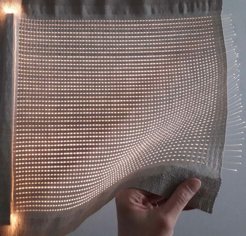Echantillon de matière, fibre optique tissée